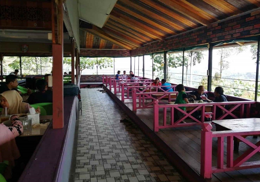 مطاعم بونشاك اندونيسيا للعوائل